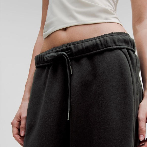 Lululemon- Scuba MidRise Oversized Jogger- Black- Size 10- 29” Inseam - Picture 9 of 16